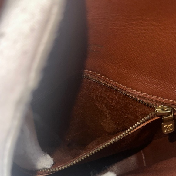 Louis Vuitton Brown Monogram Crossbody Bag with Leather Trim 
Chantilly - Picture 15 of 16